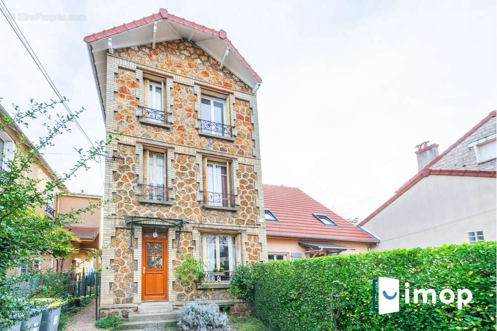 Appartement à SARTROUVILLE