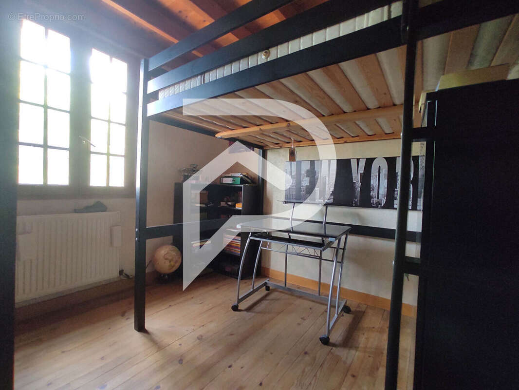 Maison à COUTRAS