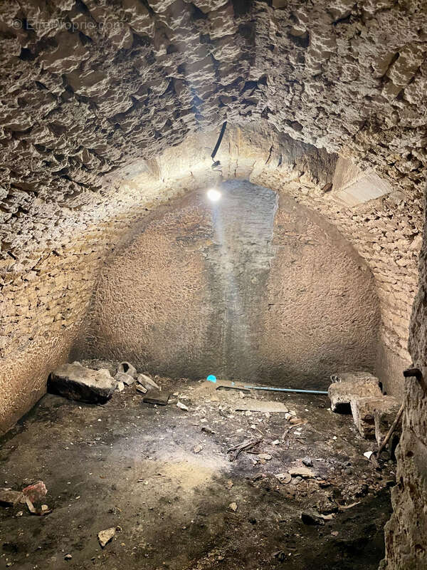 Maison à PORT-D&#039;ENVAUX