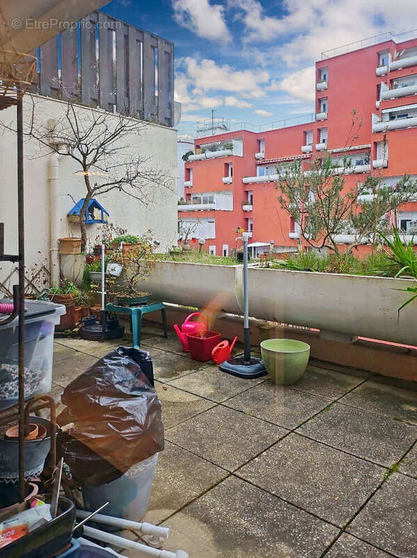 Appartement F4-( 3 chambres ) ,79 m2 -Terrasse et Remise - photo 2