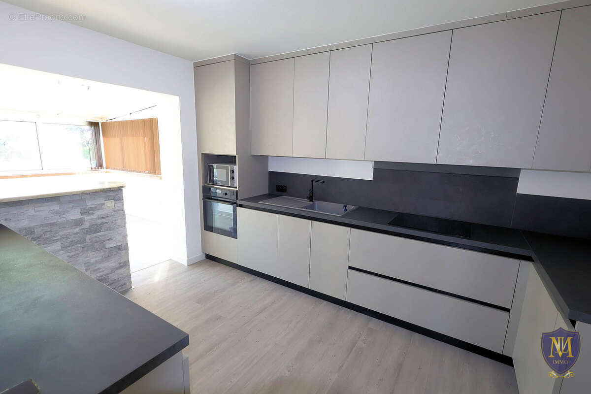 Saint-louis neuweg maison rénovée de 128 m2 avec piscine sur 9,48 ares de terrain - photo 2