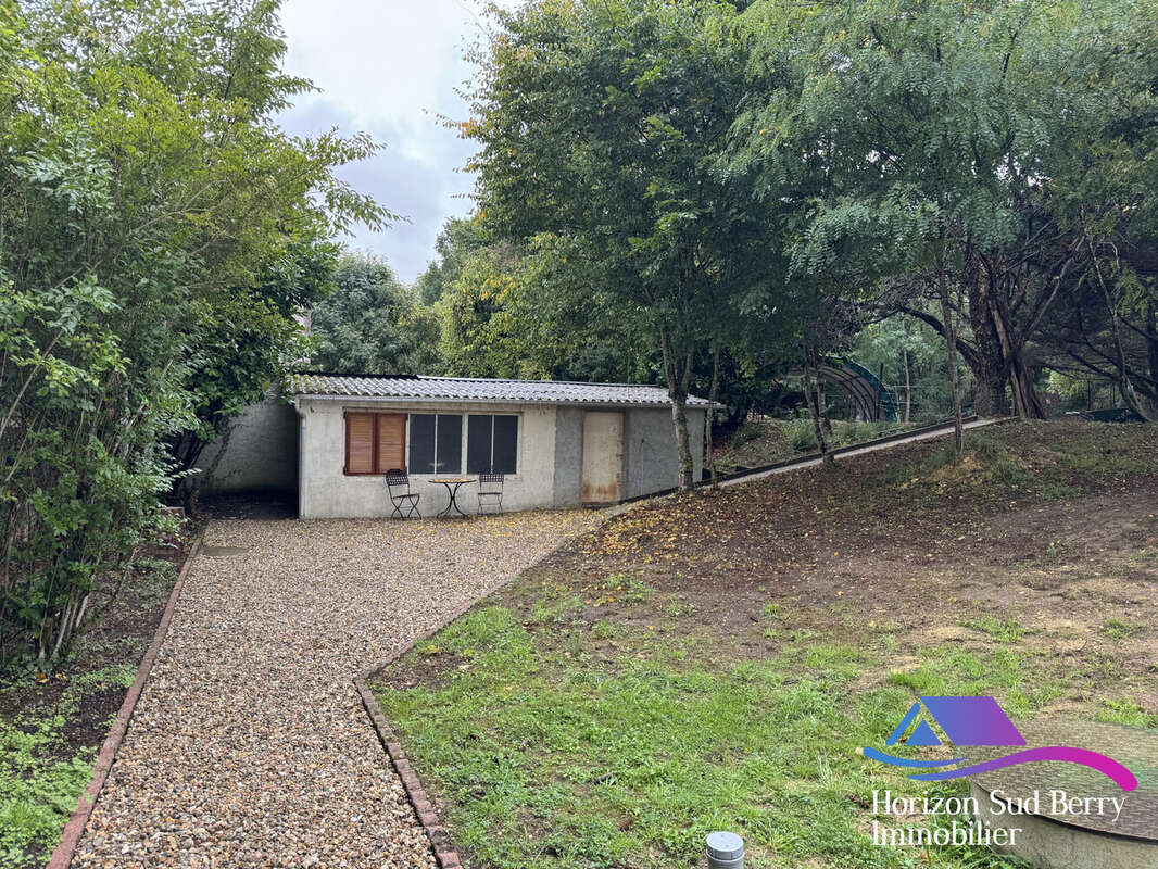 Dépendances - Maison à LA CELLE-CONDE