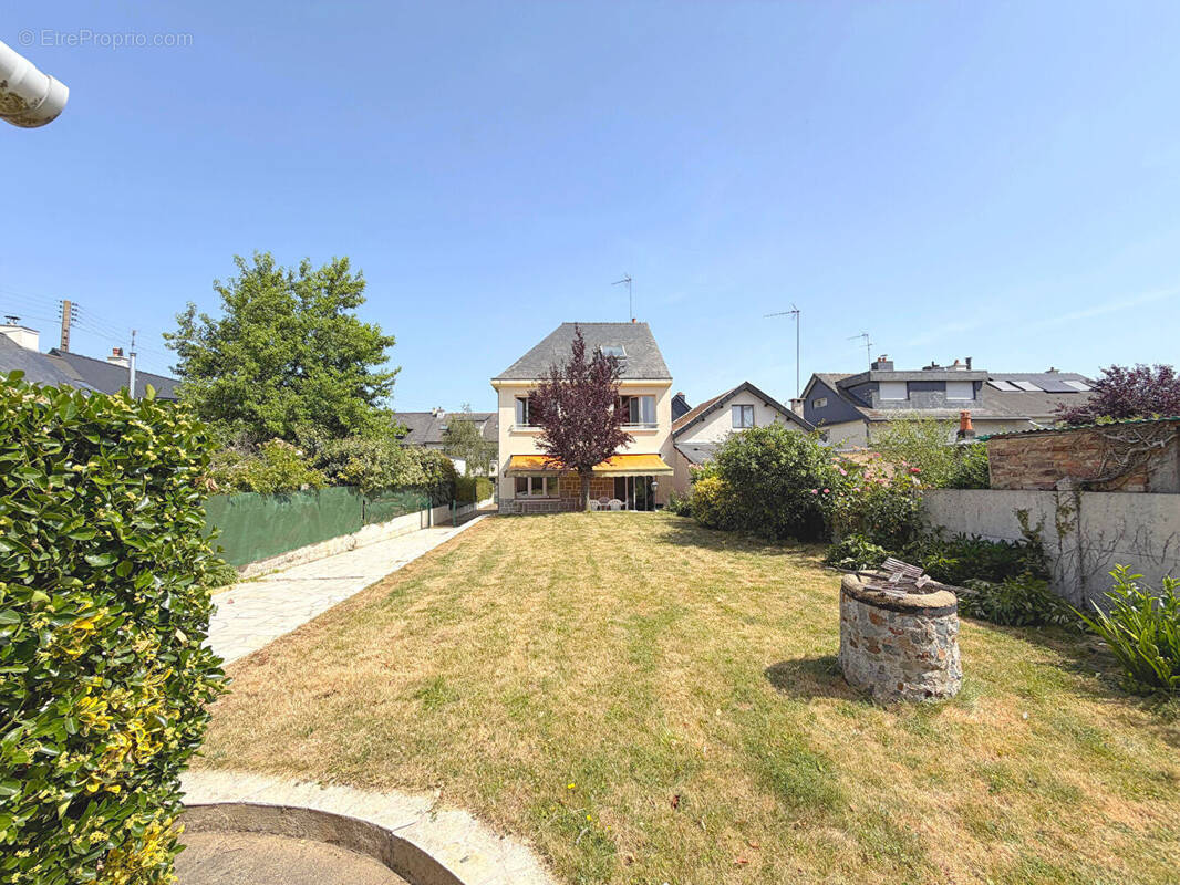Maison à SAINT-JACQUES-DE-LA-LANDE