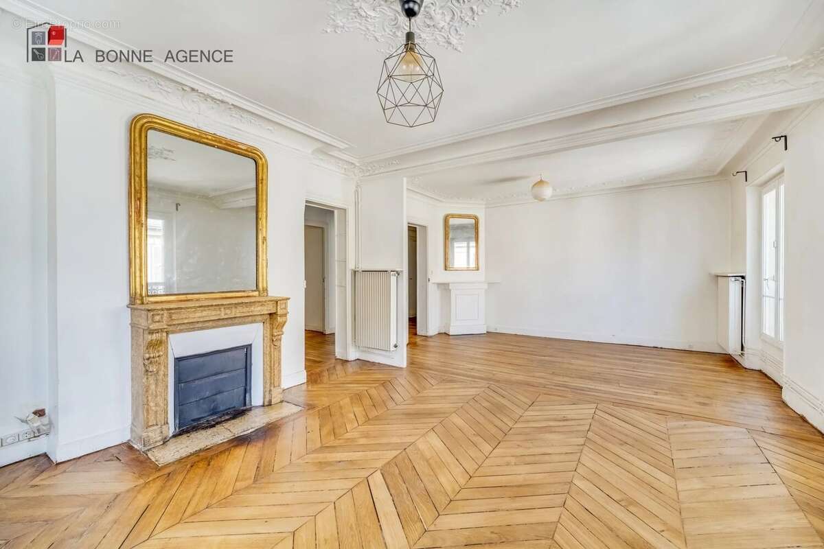 Appartement à PARIS-17E