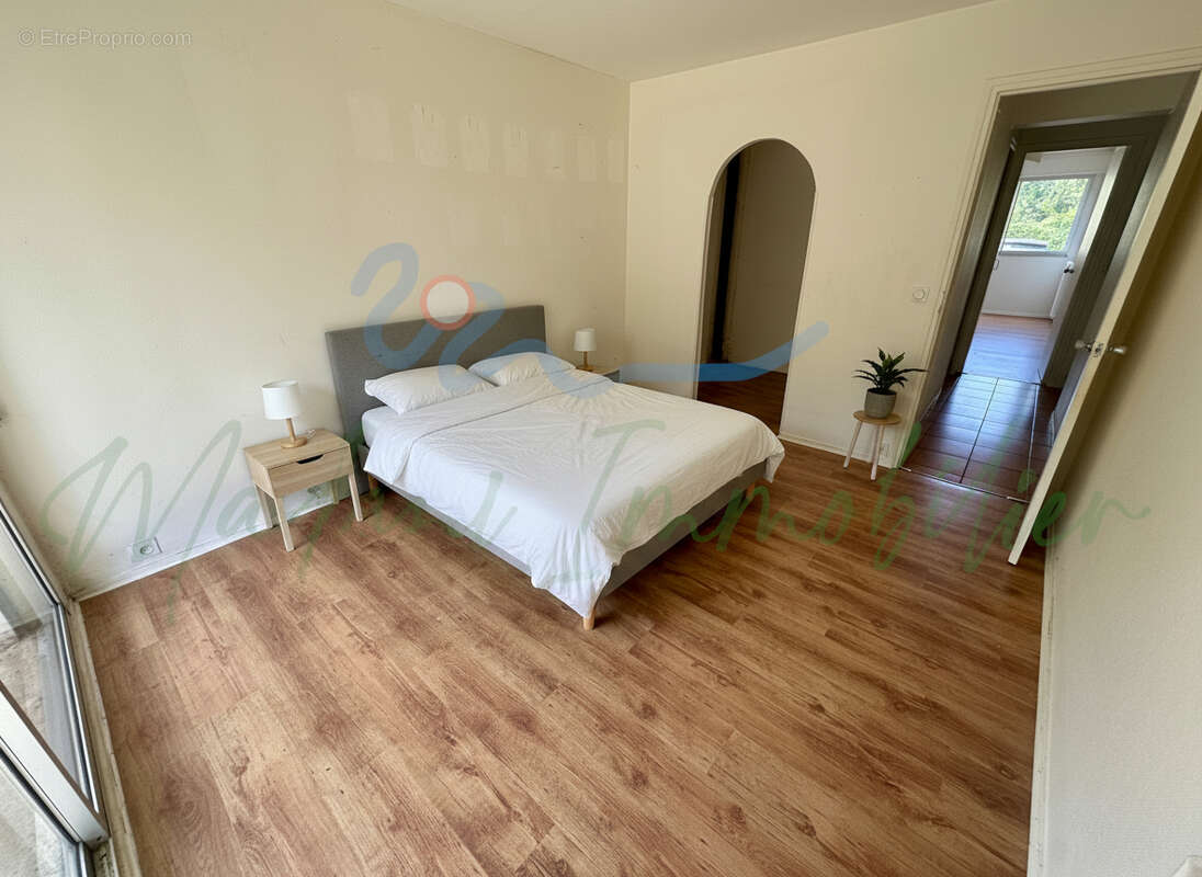 Appartement à FRENEUSE