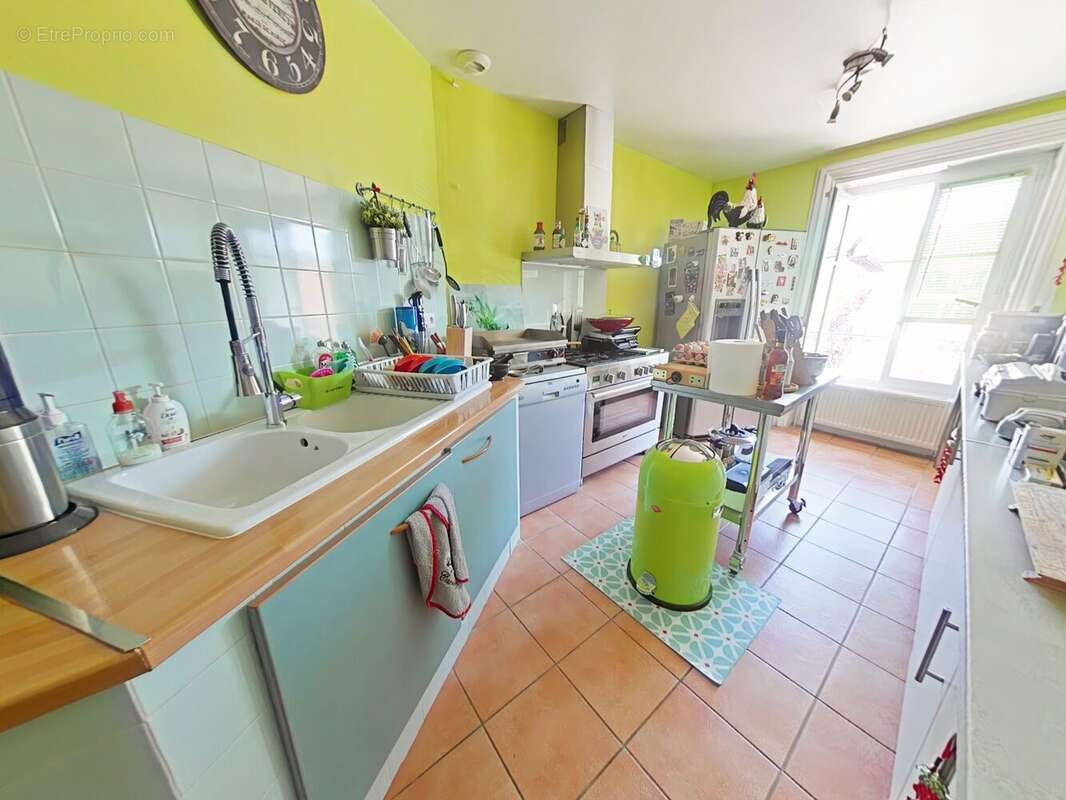 Appartement à SAINT-JUST-SAINT-RAMBERT