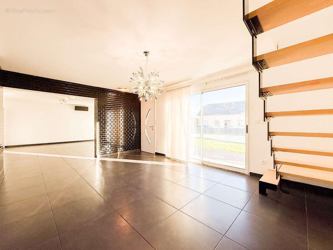 Maison à NOUVION-SUR-MEUSE