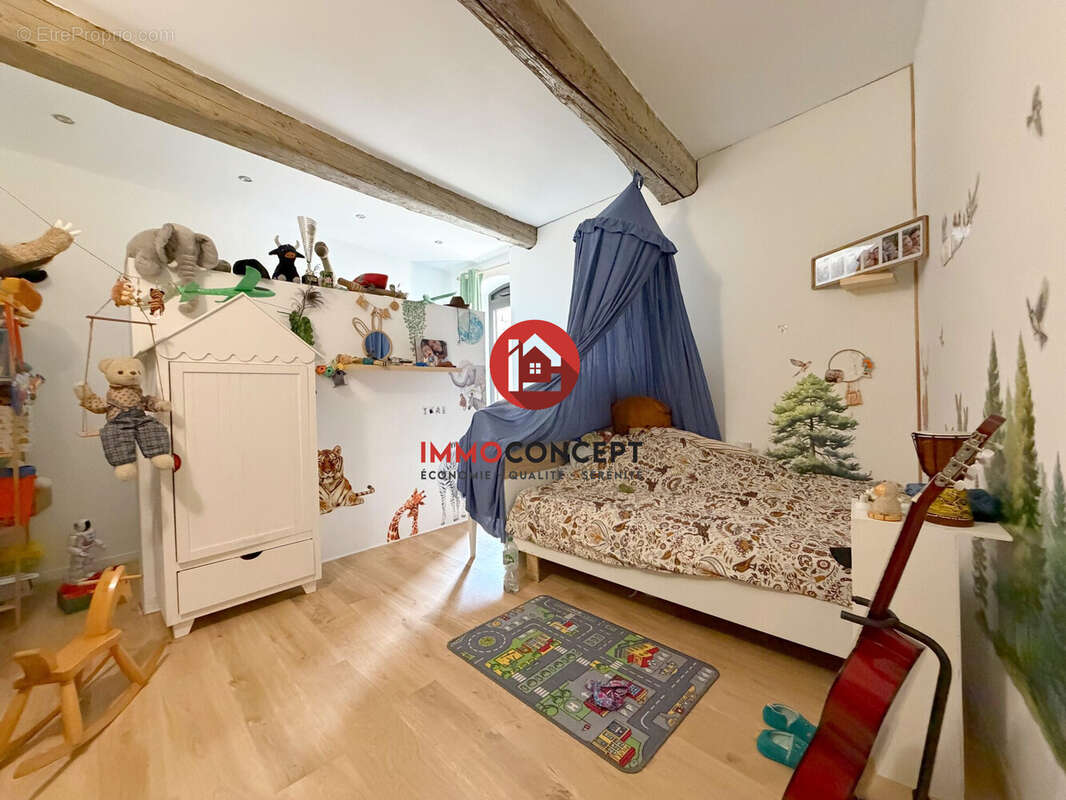 Maison 130 m² à Laudun-L'ardoise  - photo 8