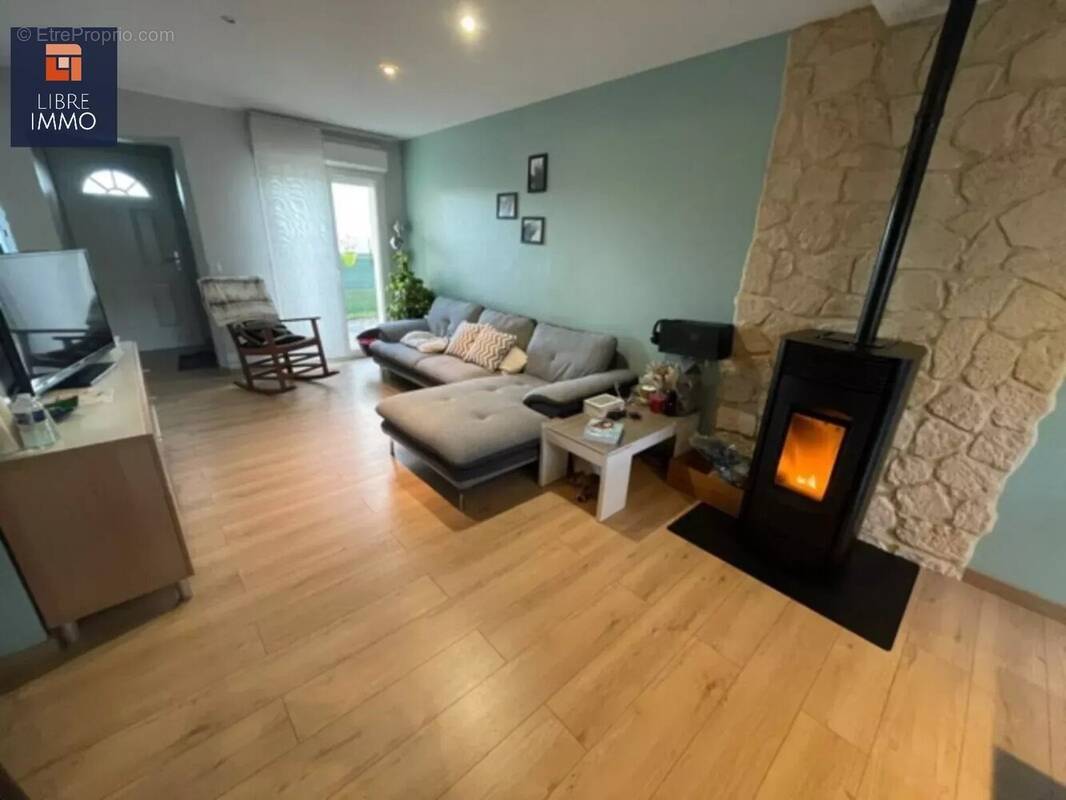 Maison à POEY-DE-LESCAR