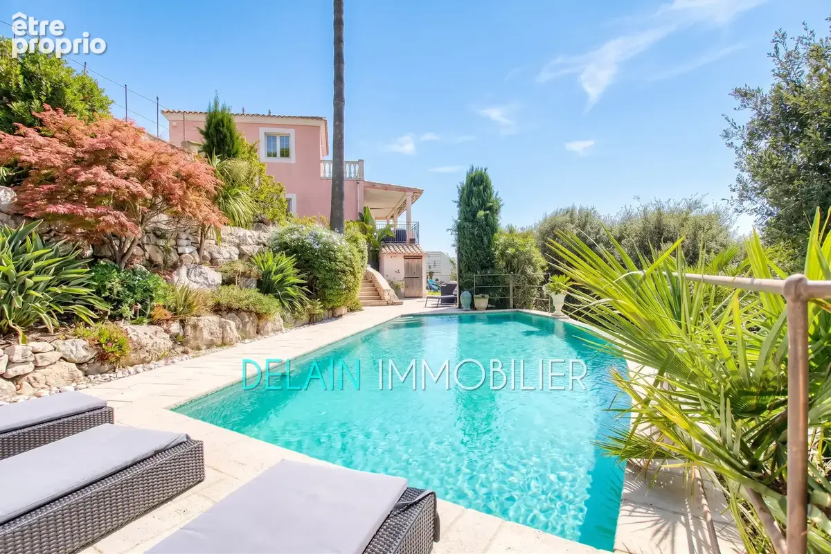 Maison 7 pièces 233 m² à vendre à Cagnes-Sur-Mer (06800) - photo 2