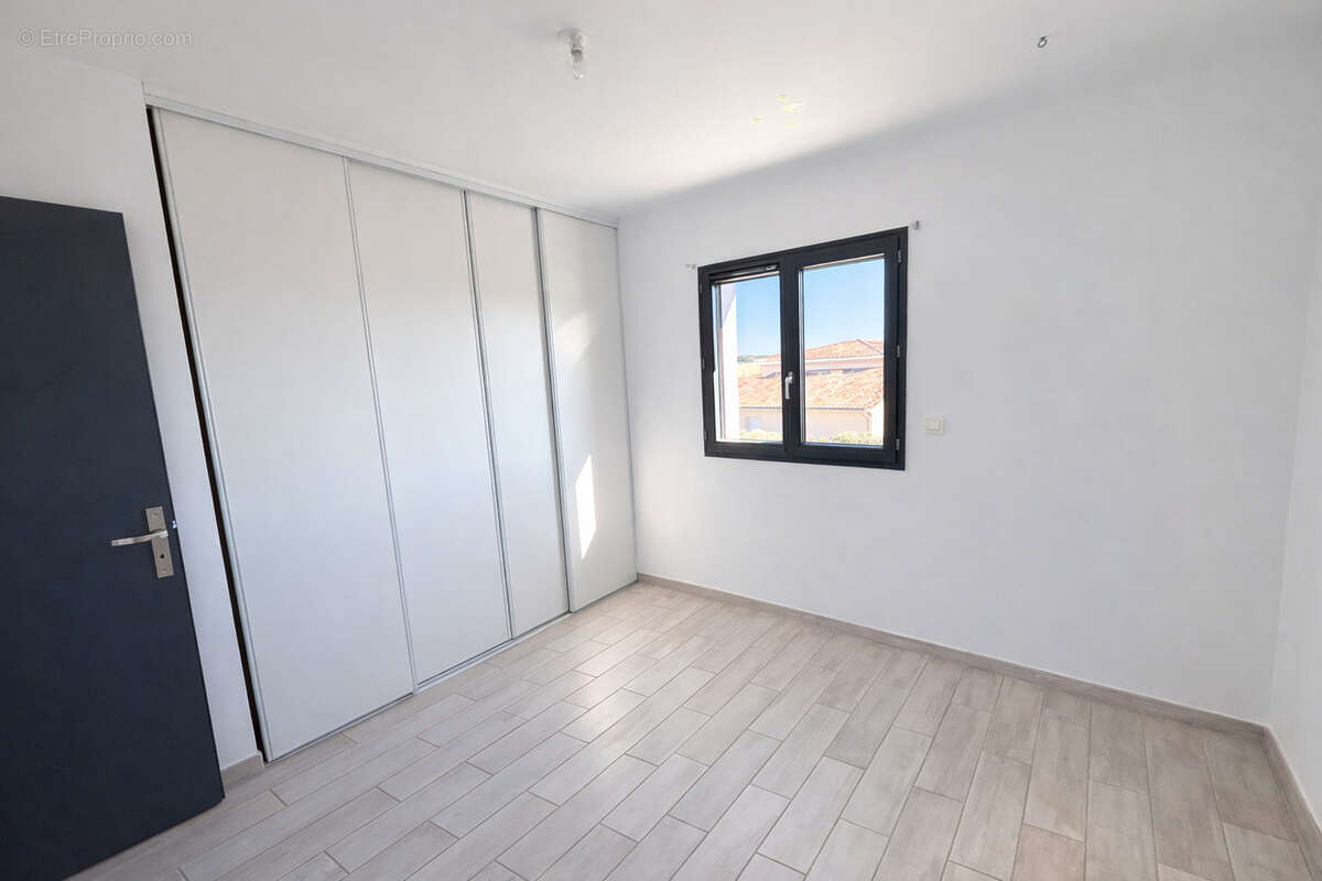 Maison à MONTELIMAR