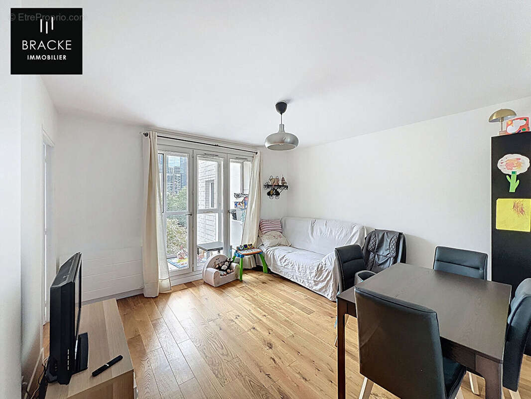 Appartement à COURBEVOIE