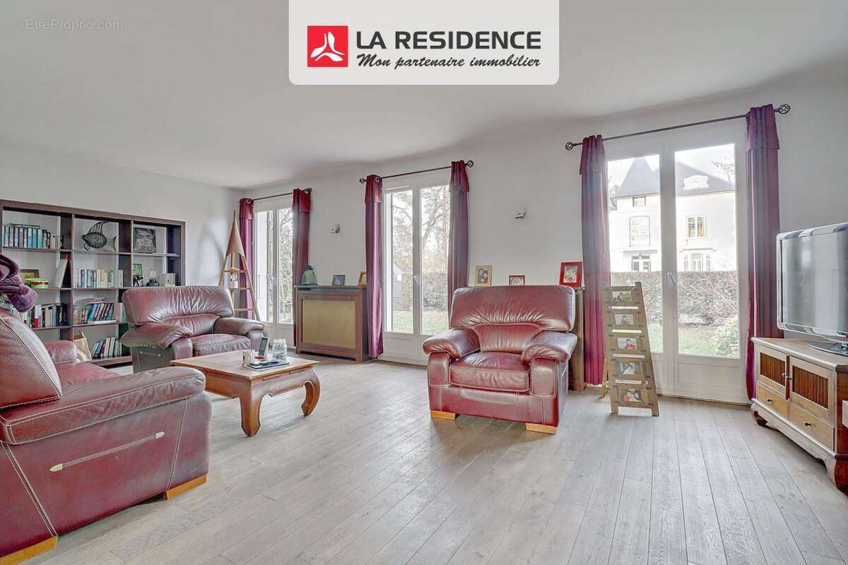 Maison à VERNEUIL-SUR-SEINE