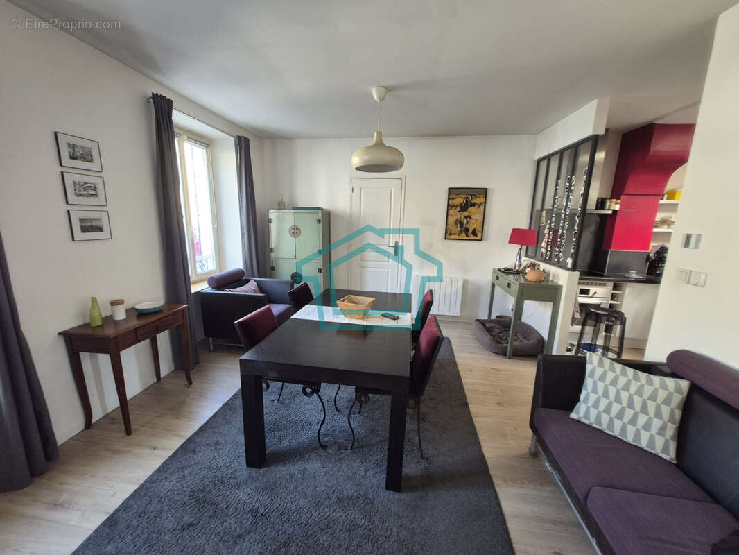 Maison à LA QUEUE-LES-YVELINES