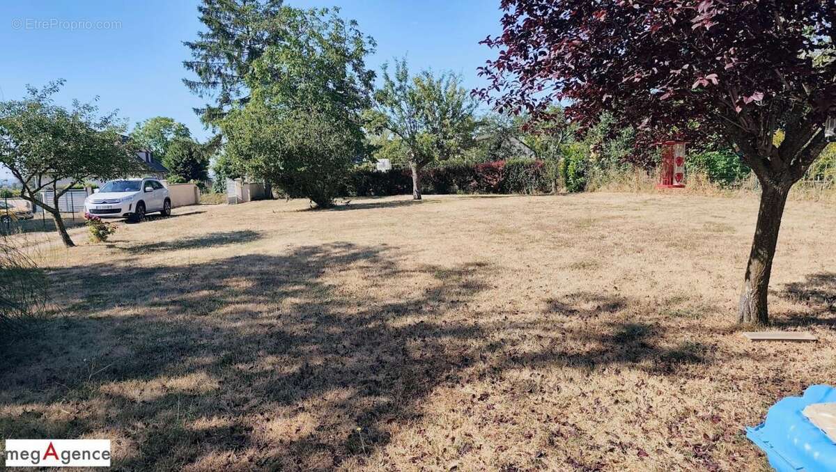 Longère rénovée 3 chambres, dépendances sur 1430 m² de parcelle - photo 8