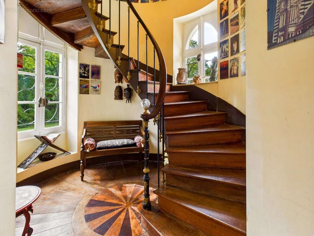 Maison à TOURNON-SAINT-PIERRE