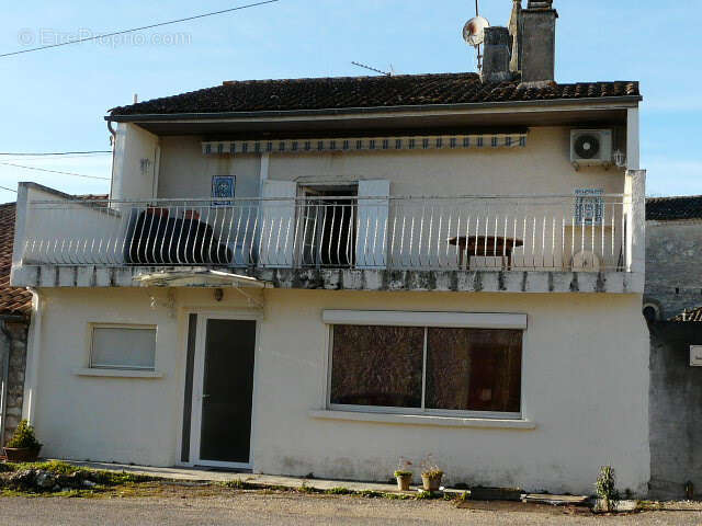 Maison dans hameau avec terrase - photo 3