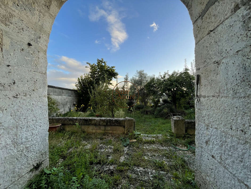 Maison 250 m² à Angouleme  - photo 8