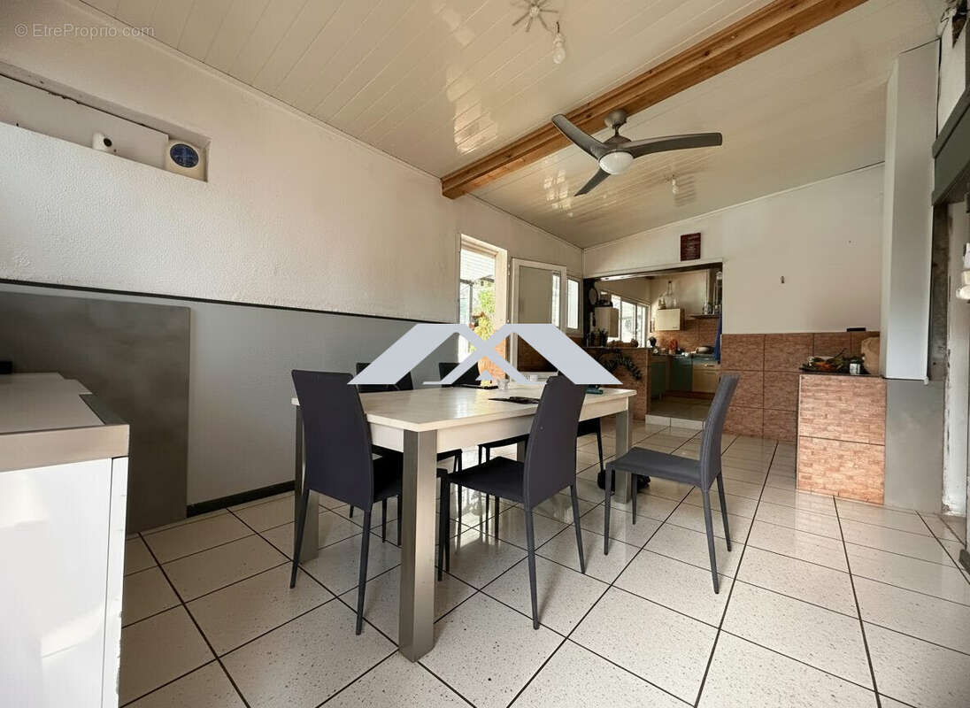 Maison 250 m² à Saint-Joseph  - photo 3
