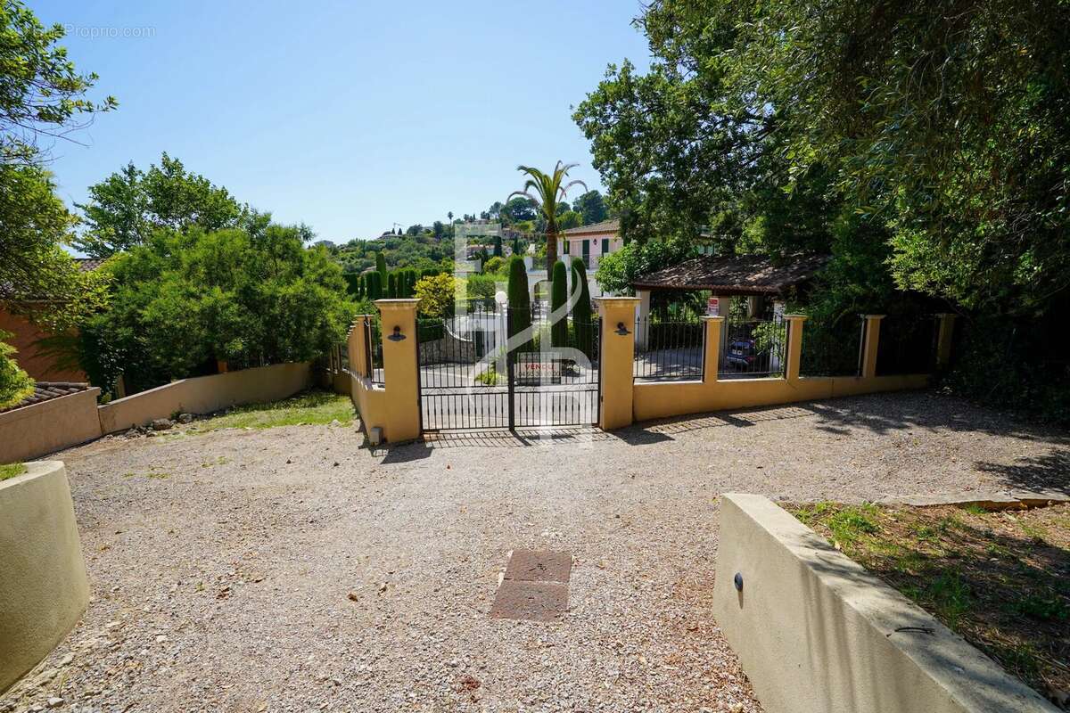 Maison à MOUGINS