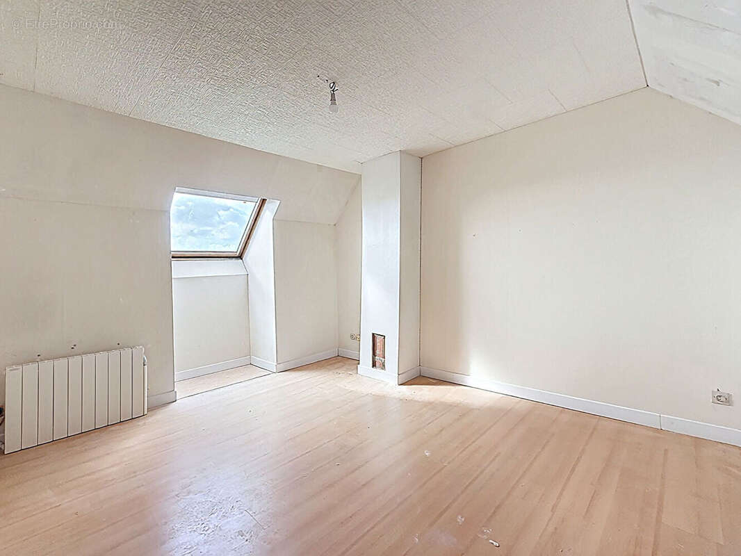 Maison à VILLIERS-SAINT-FREDERIC