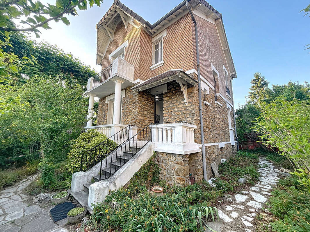 Maison à SAINT-MAUR-DES-FOSSES