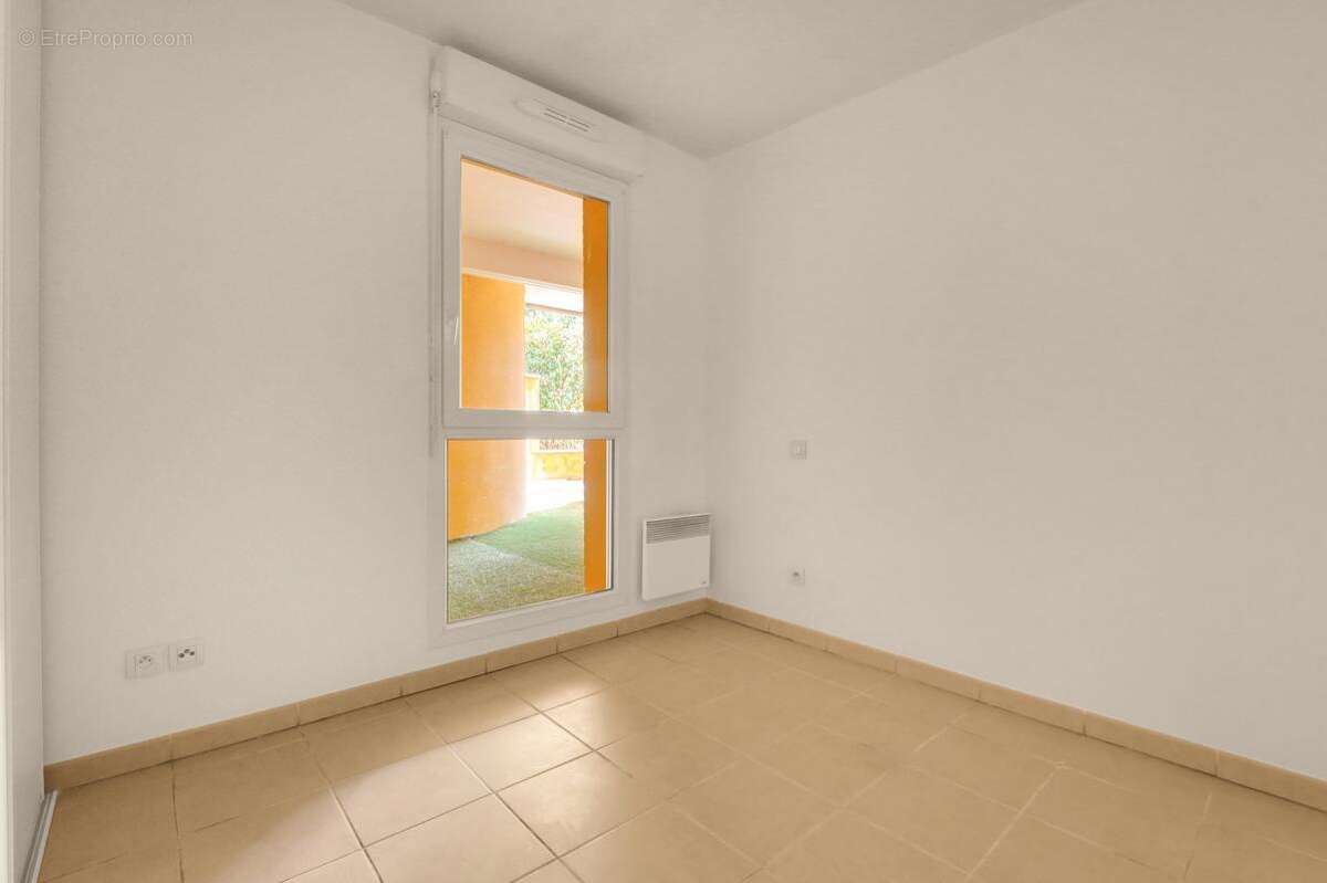 Coup de Cœur : T2 Rez-de-Jardin - Terrasse Immense de 44 m² - photo 9