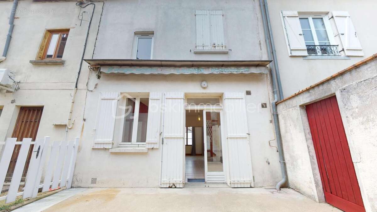 Maison à NEUVILLE-AUX-BOIS