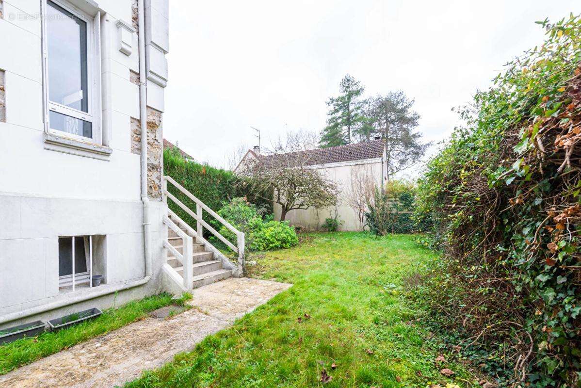 Appartement à SAINT-REMY-LES-CHEVREUSE