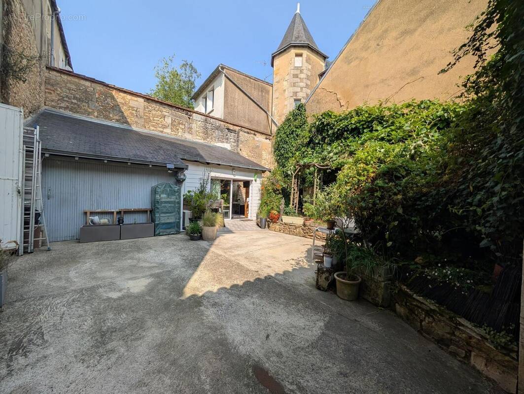 Photo 1 - Maison à POITIERS