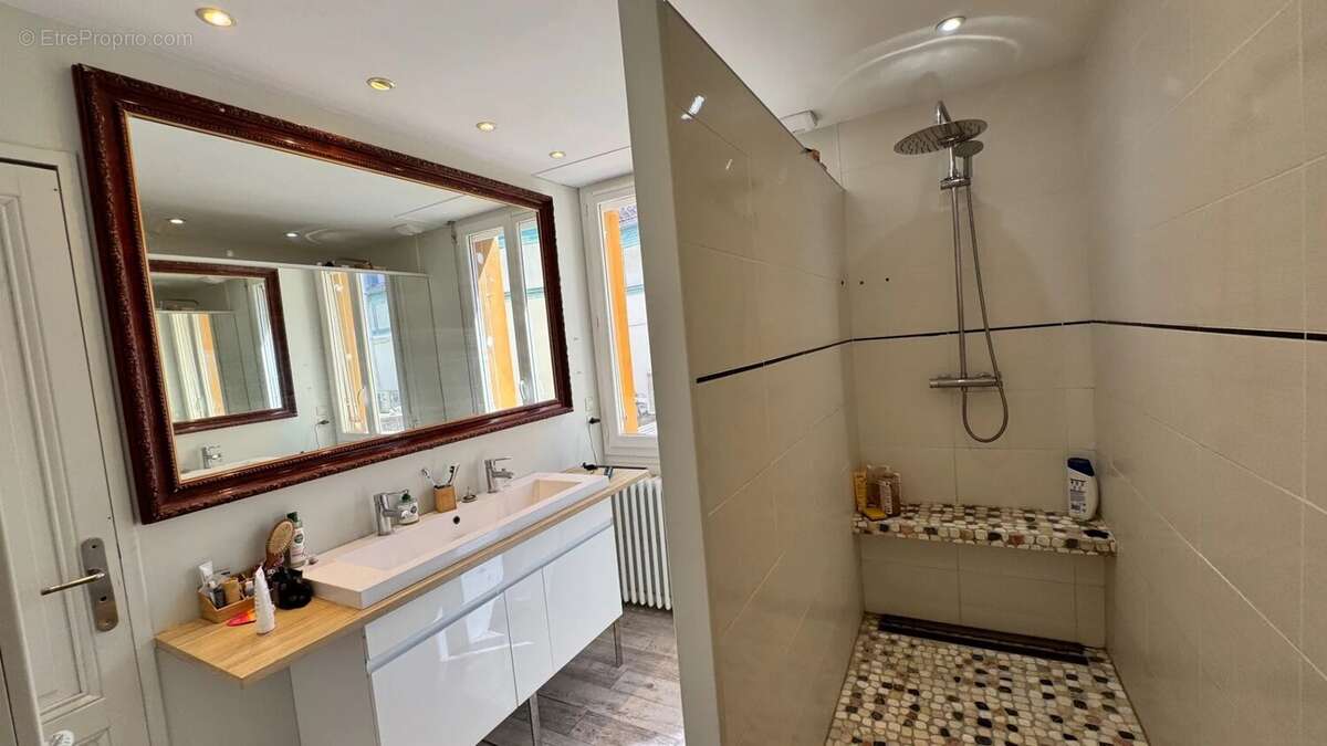 Grand t6 de 163 m² ? toit-terrasse ? plein centre de dax - photo 12