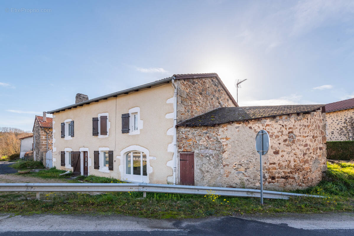 Maison à SAINT-GERMAIN-LAPRADE