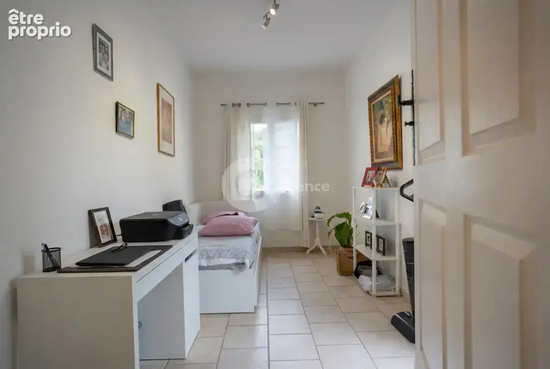 Superbe propriété indépendante de 205 m2 avec piscine sur un terrain de 3200 m2 - photo 24