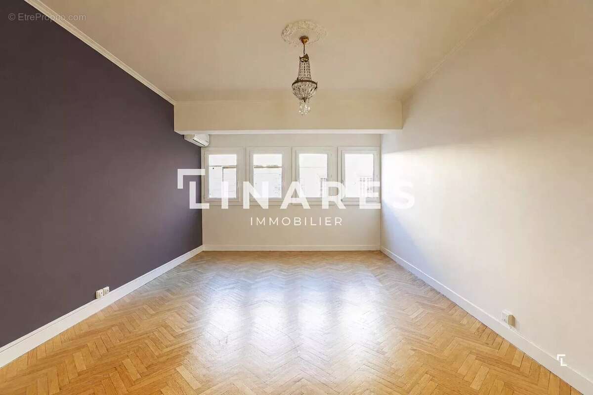 Appartement à MARSEILLE-8E