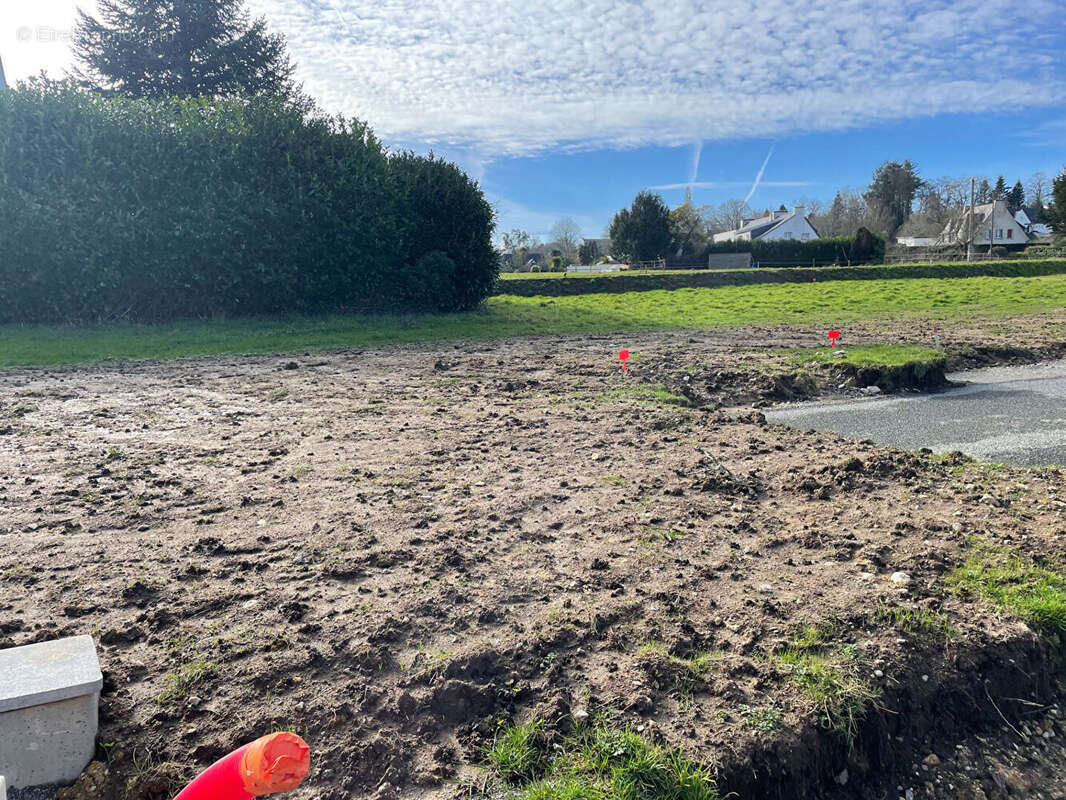 Terrain à PLEUVEN