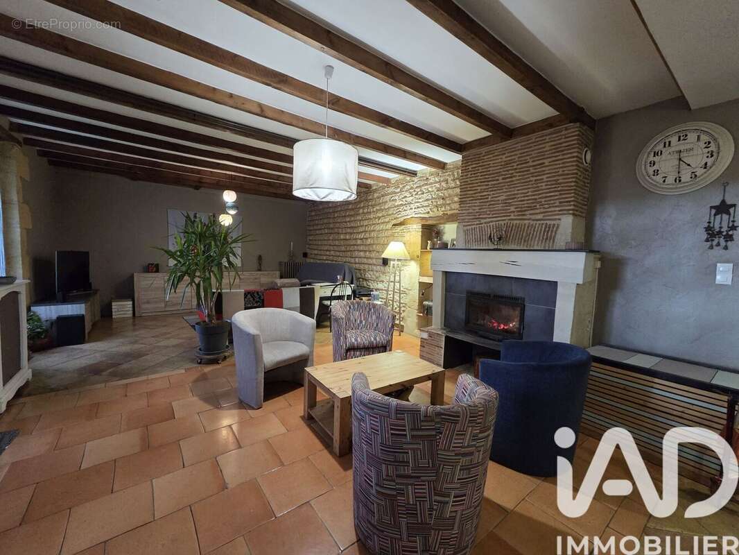 Maison 225 m² à Saint-Philippe-Du-Seignal  - photo 6