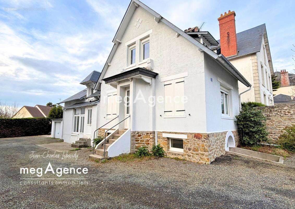 Appartement à DONVILLE-LES-BAINS