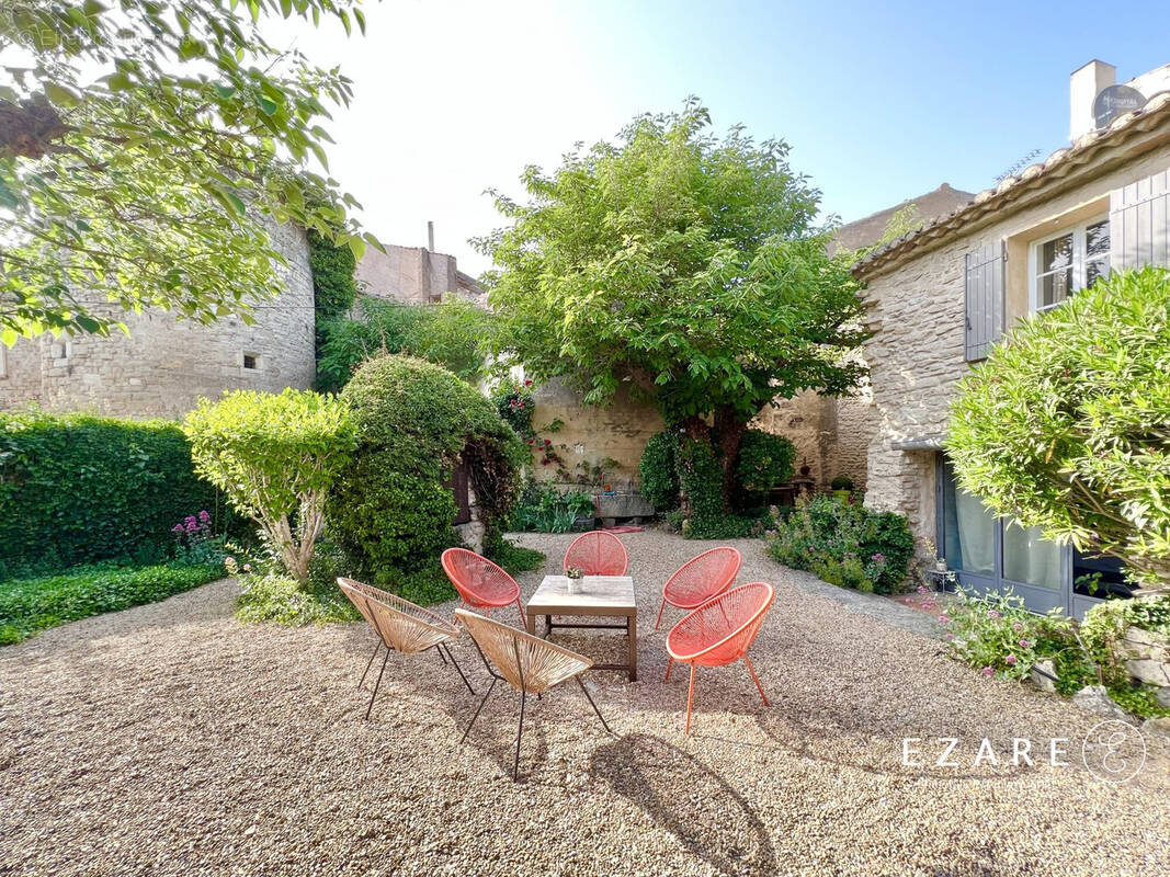 Maison à GORDES