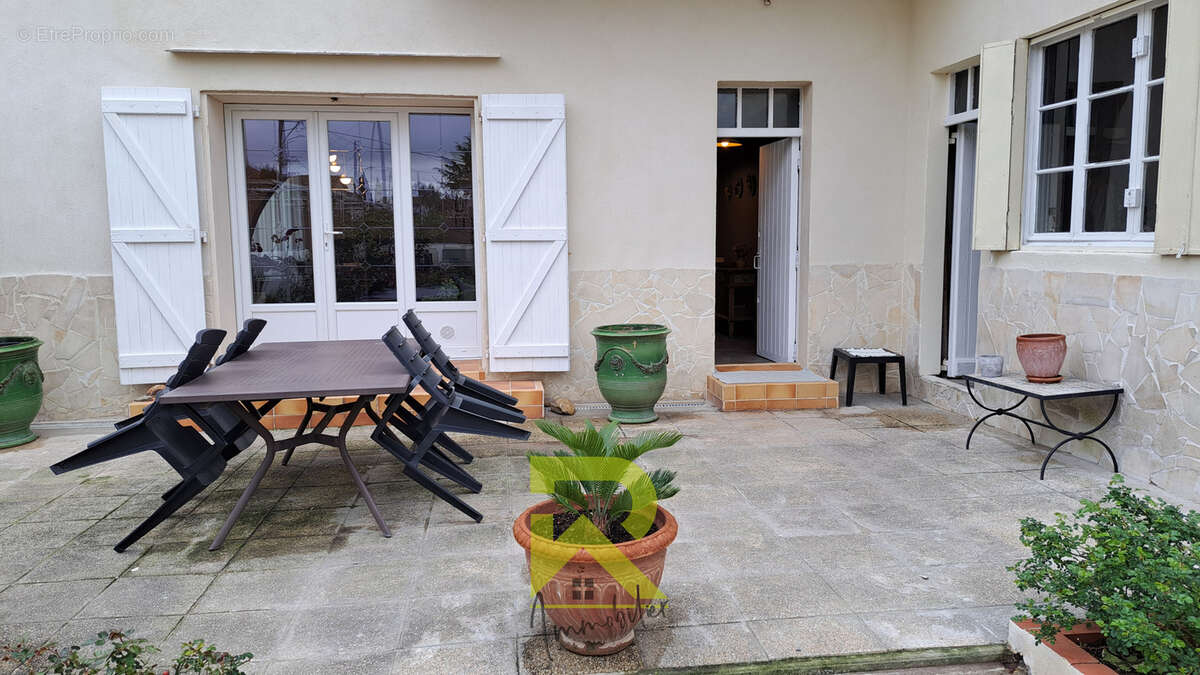 Maison à LEZIGNAN-CORBIERES