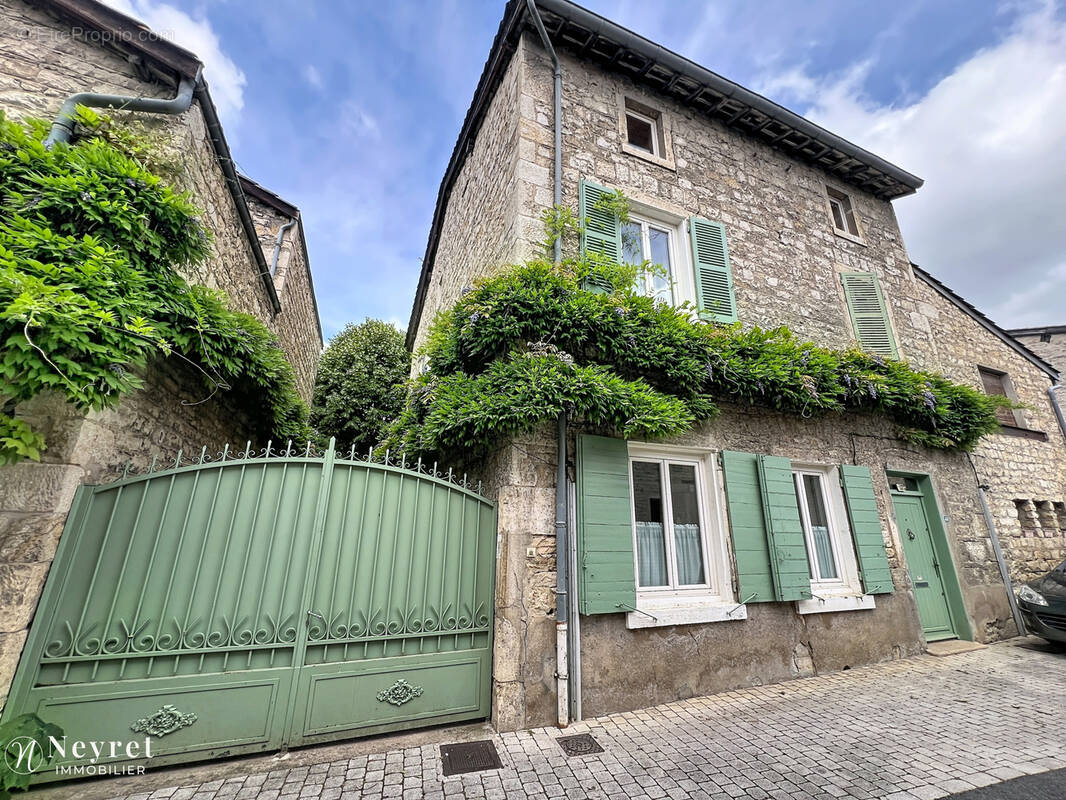 Maison à LUCENAY