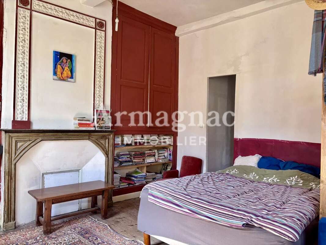 Maison à VIC-FEZENSAC