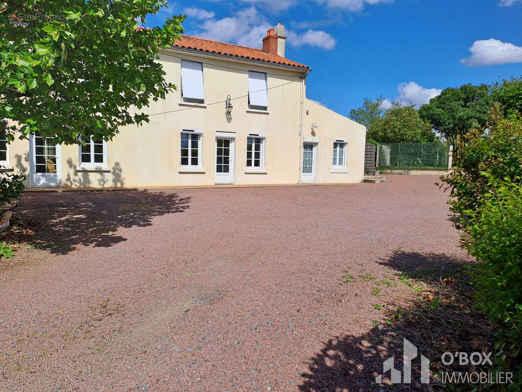 Maison à FONTENAY-LE-COMTE