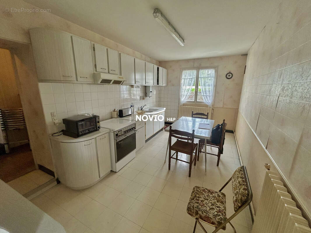 Maison 174 m² à Colombiers  - photo 6