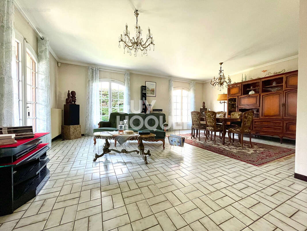 Maison à VILLENAVE-D&#039;ORNON