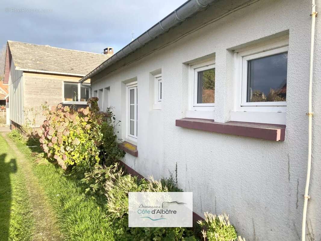 Maison à SOTTEVILLE-SUR-MER