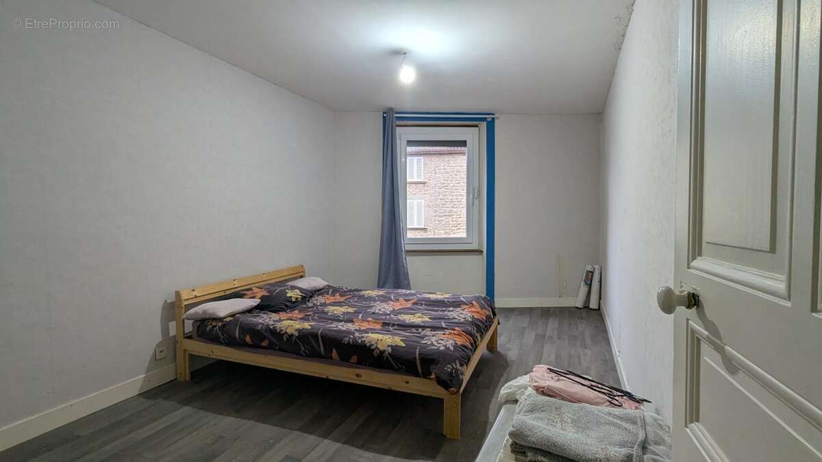 Maison 199 m² à Saint-Remy-Sur-Durolle  - photo 10