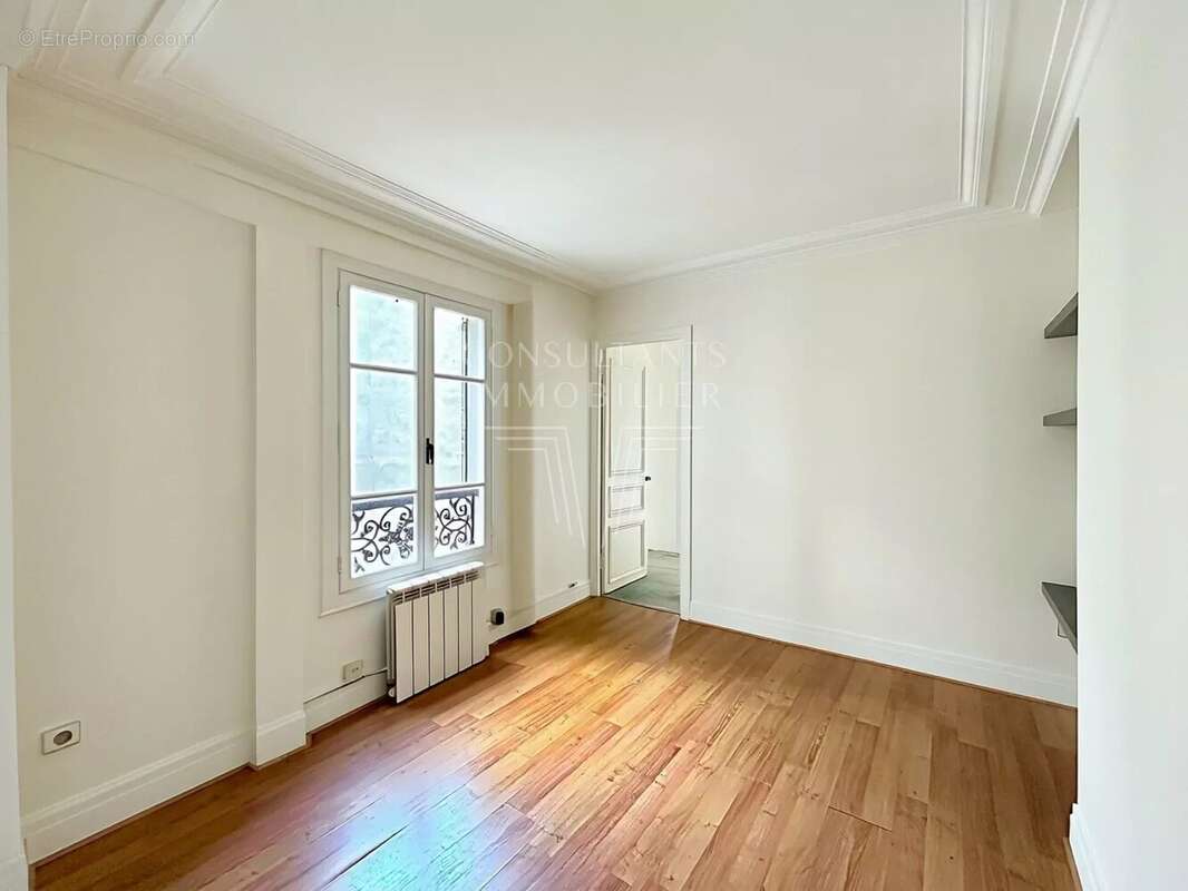 Appartement à NEUILLY-SUR-SEINE