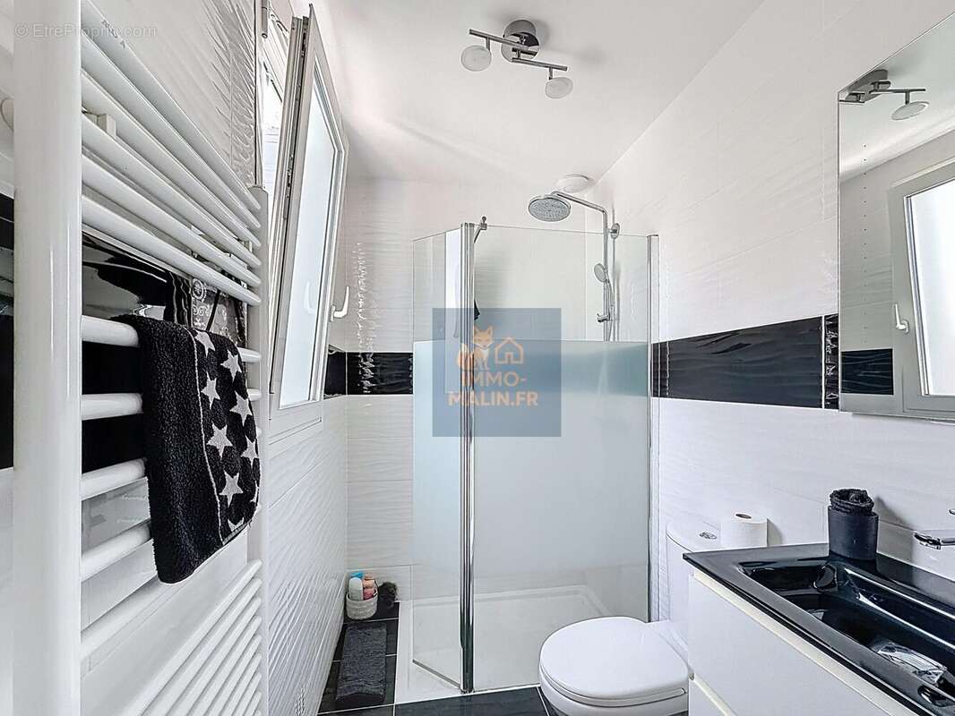 Salle de douche  - Maison à ALFORTVILLE