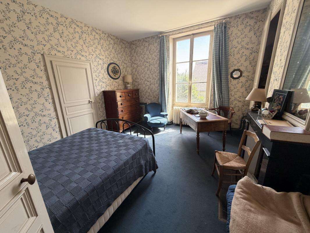 A moins de 2 heures de Paris, Ancien Presbytère de Coulonges-les-Sablons – Propriété de caractère sur un parc de 7 500 m² - photo 15