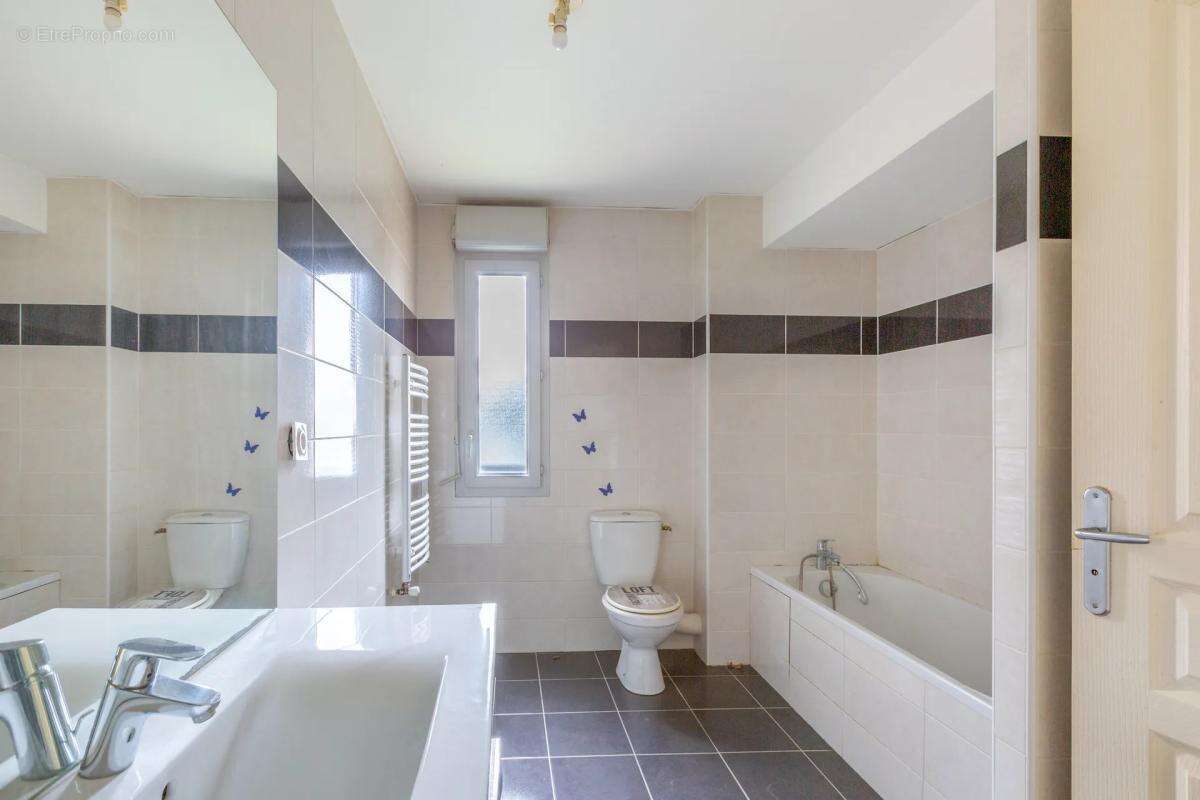 Appartement à RILLIEUX-LA-PAPE